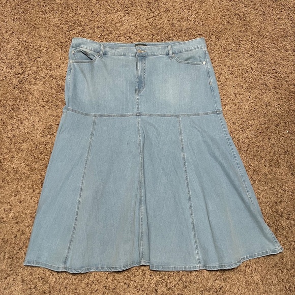 Torrid Denim A-Line Skirt – Size 26 - Picture 2 of 5